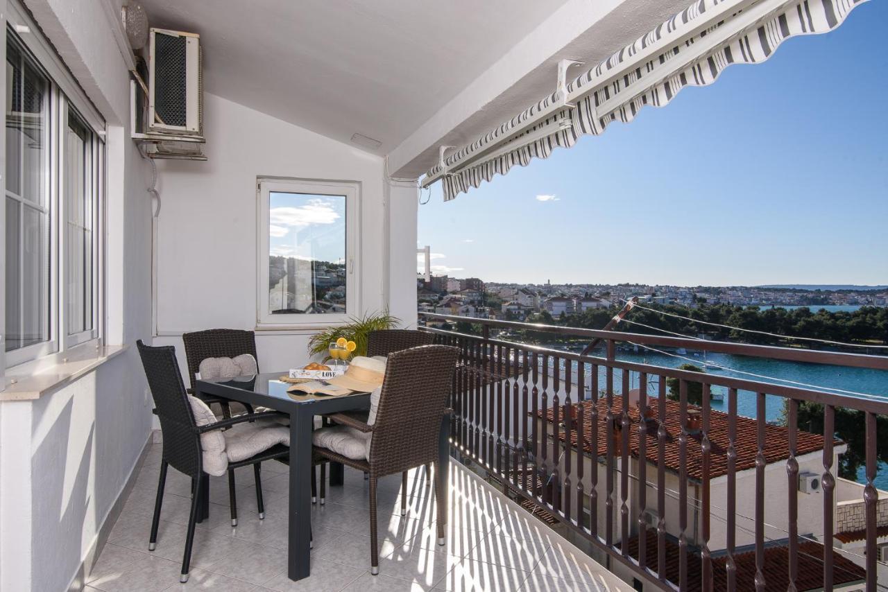Apartment Kristina Трогір Екстер'єр фото